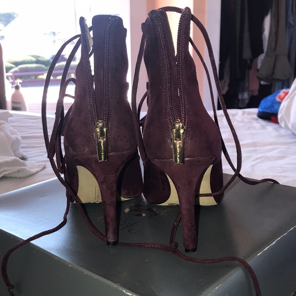 Vince Camuto - lace up heels - Picture 6 of 7
